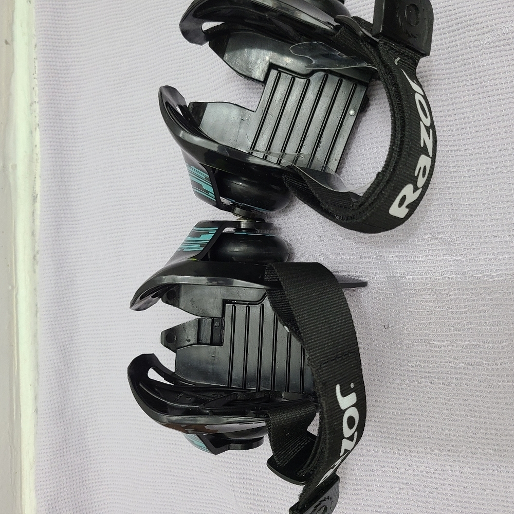 Razor Jetts & Jetts DLX Heel Wheels COMPLETE with Optional Spark Pads​ - Picture 7 of 7